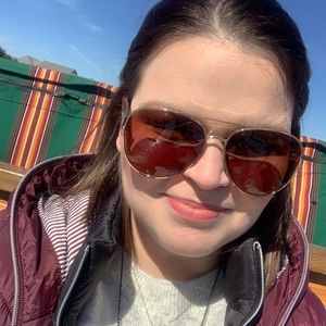 Meet your Posher, Ashley